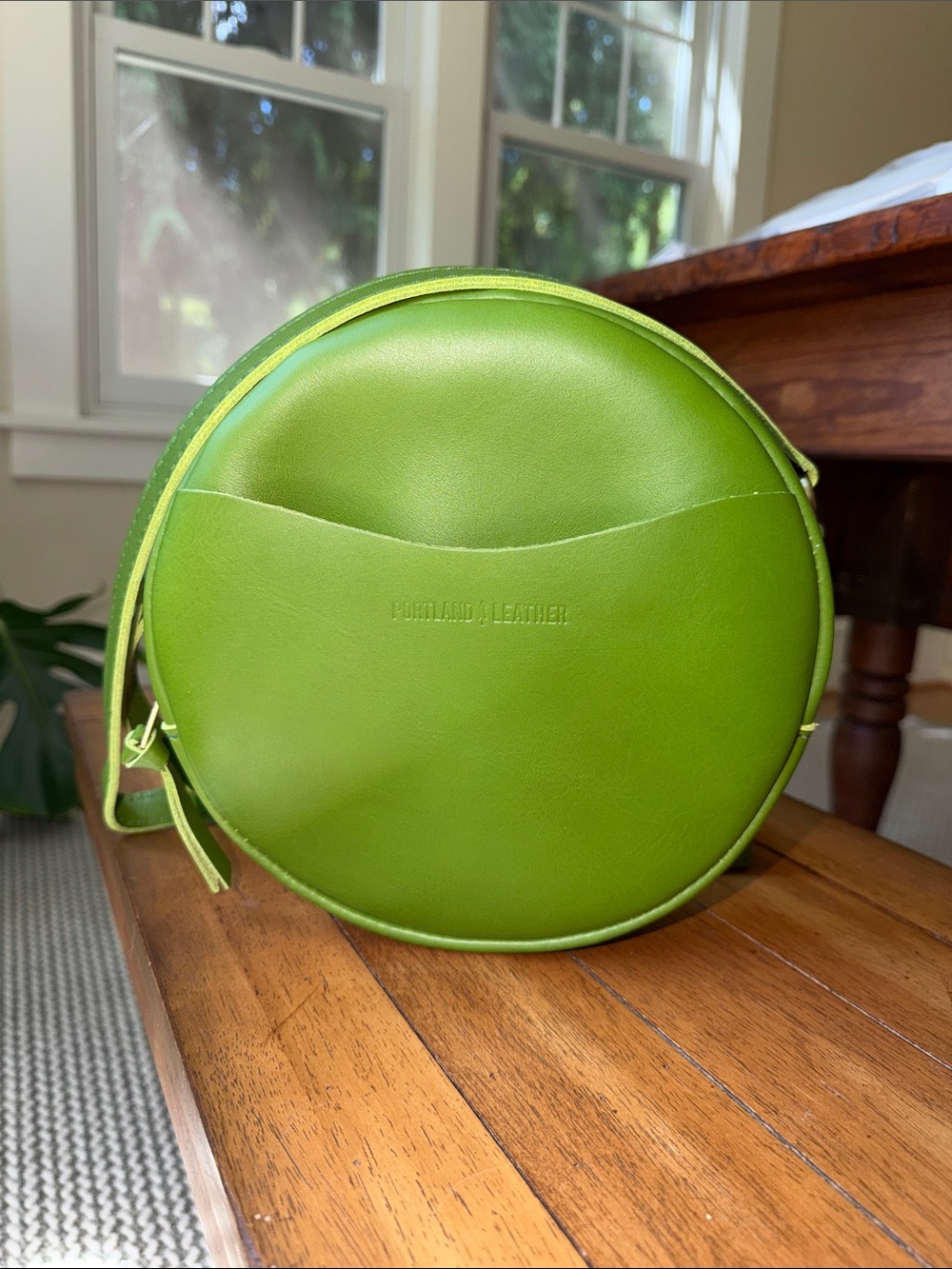 PORTLAND LEATHER BNNU green apple large circle